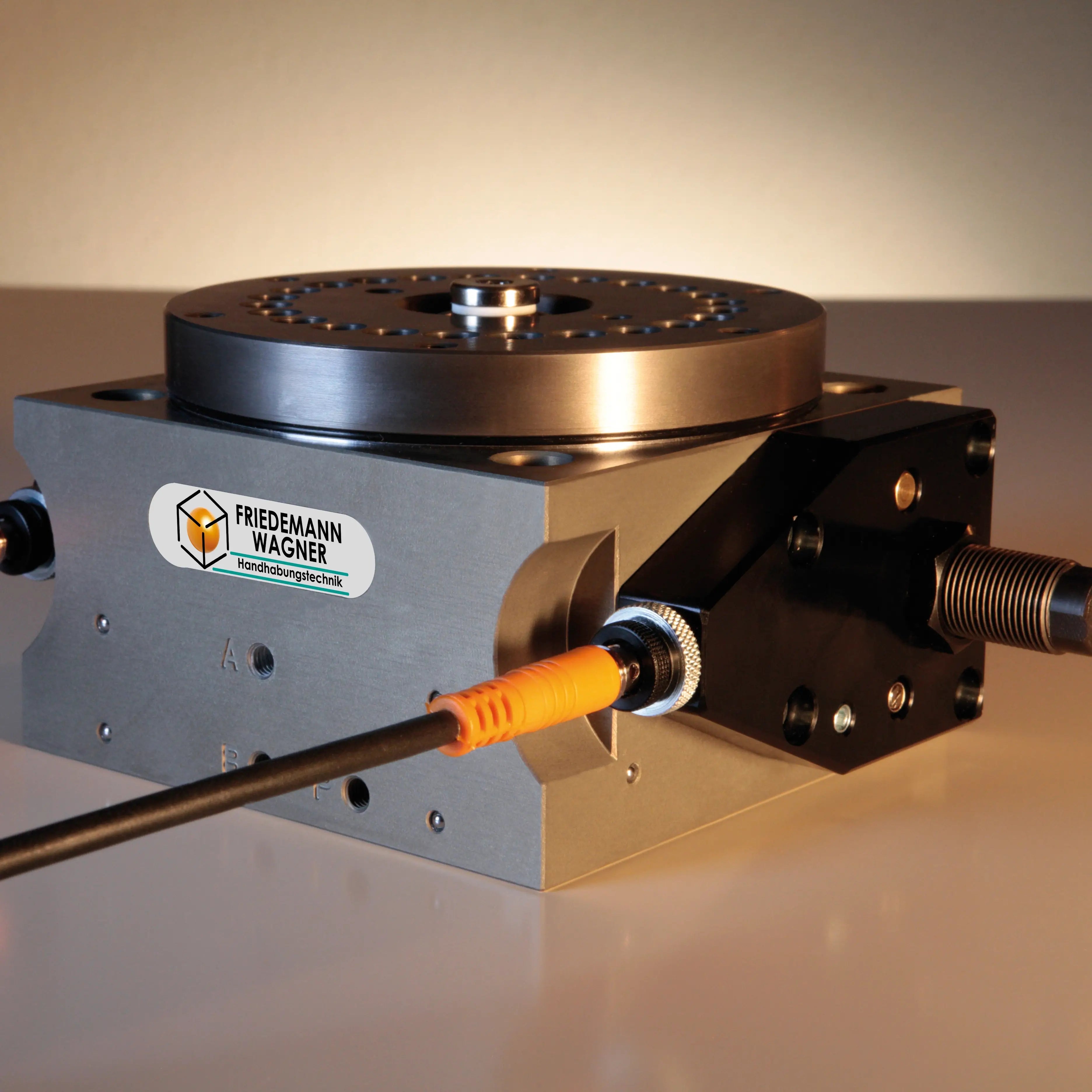 Steckbrief Rundschalttisch RSE-4