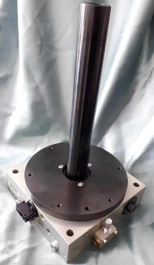 Einschraubsaeule im Rundschalttisch