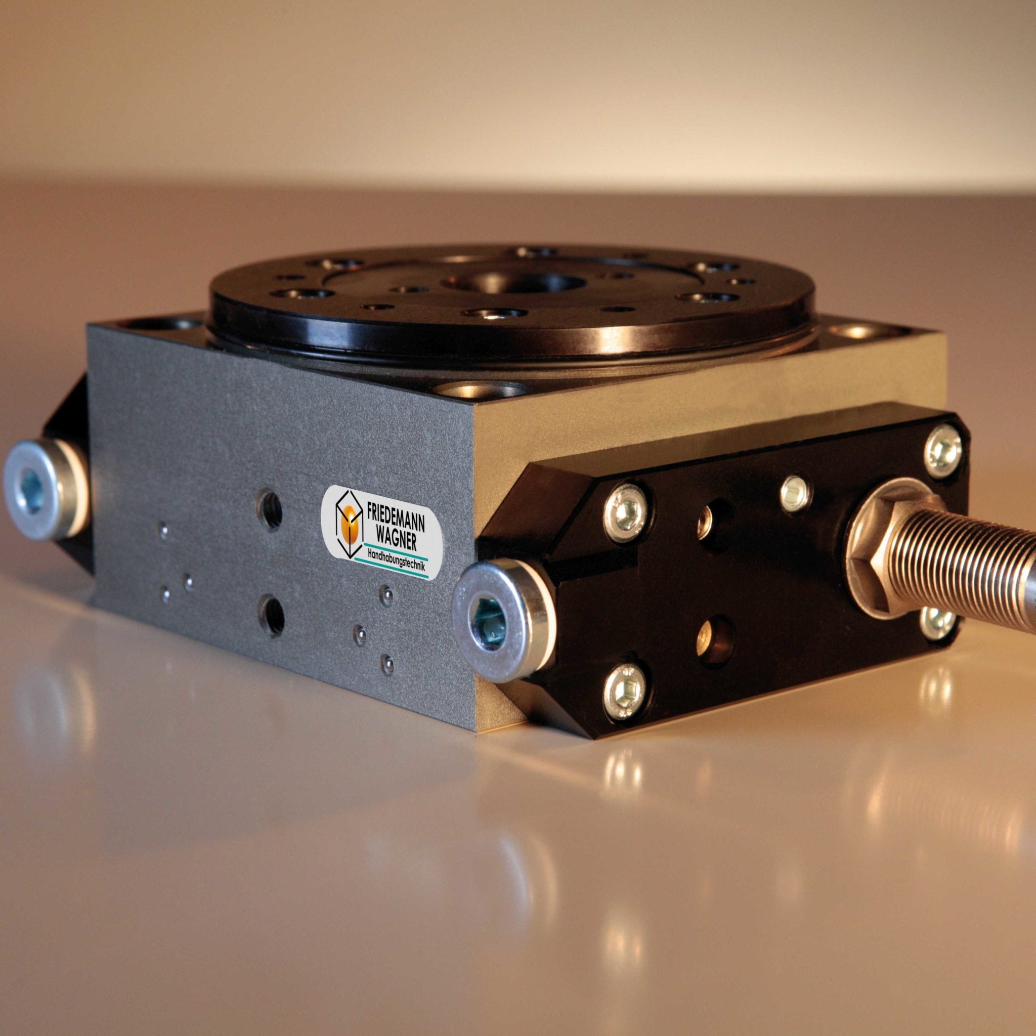 Rundschalttisch RSE-3, pendelnd, Teilung 8, hydraulisch gedämpft 